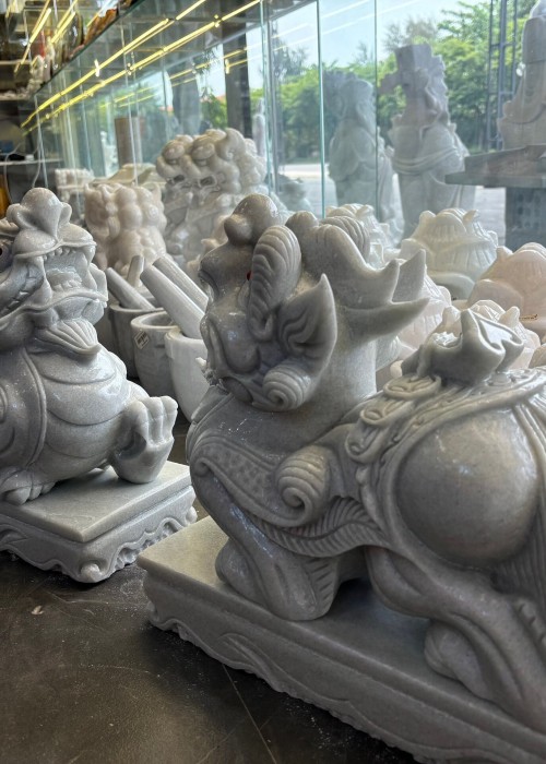 Cặp tỳ hưu đá trắng nguyên khối cao 35cm dài 40cm ngang 16cm T012